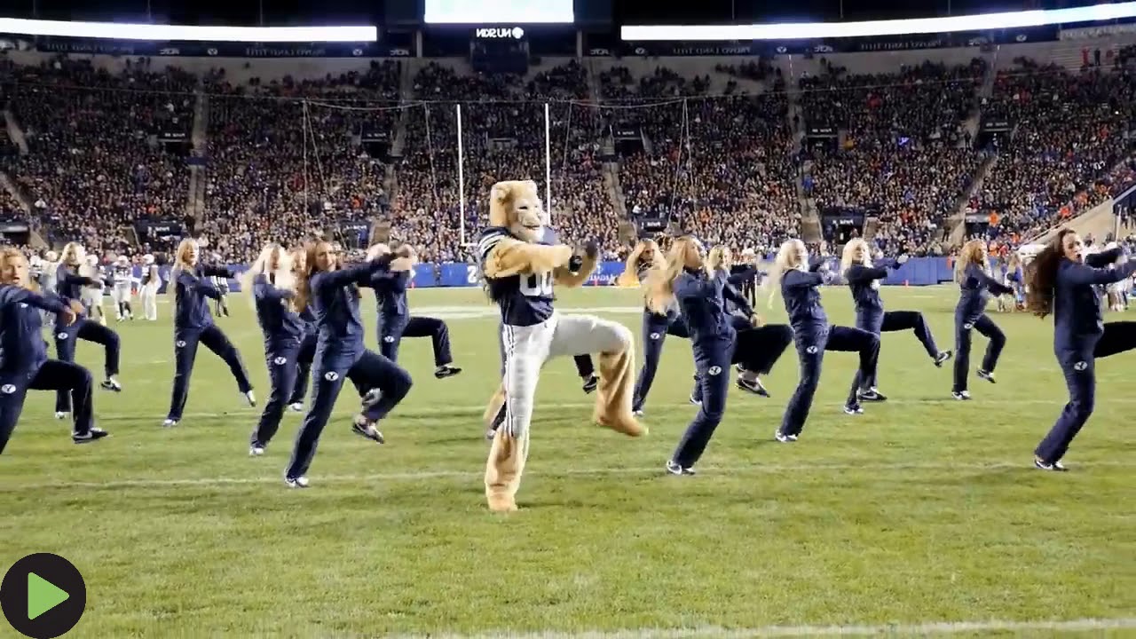 Amazing Dance for Opening the Match (Cosmo the Cougar the Cougarettes Dance BYU Vs Boise St 2017