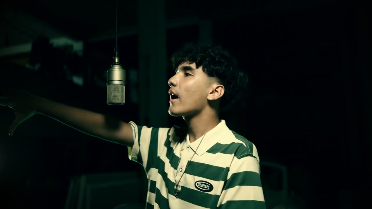 YUNGSERVV - GEN SWAG ( FLASHLIGHT PERFORMANCE )