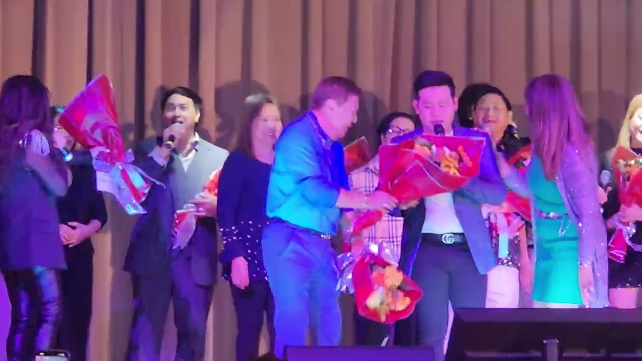 Marcelito Pomoy Live in Chicago : Grand Finale Song ; We are the champions 
