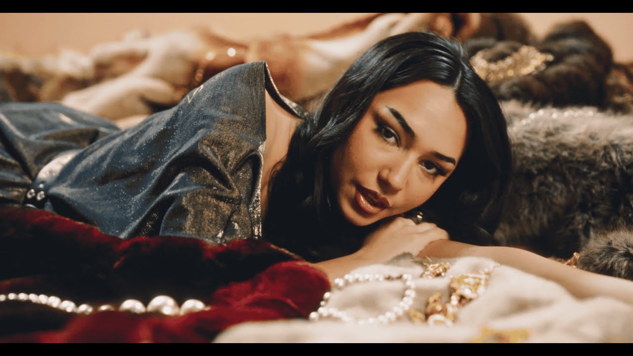 Elle Darlington - window shopping (Official Video)
