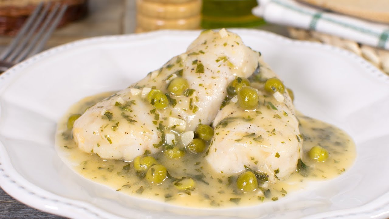 Merluza en Salsa Verde | Receta de Pescado MUY F&aacute;cil y Deliciosa