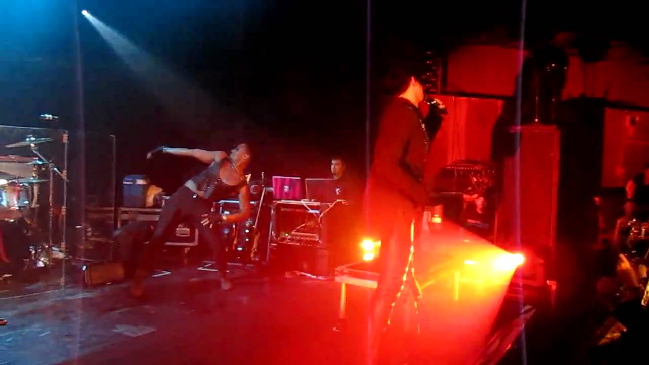 Adam Lambert HD Fever Paris Glam Nation Nov2010.MOV