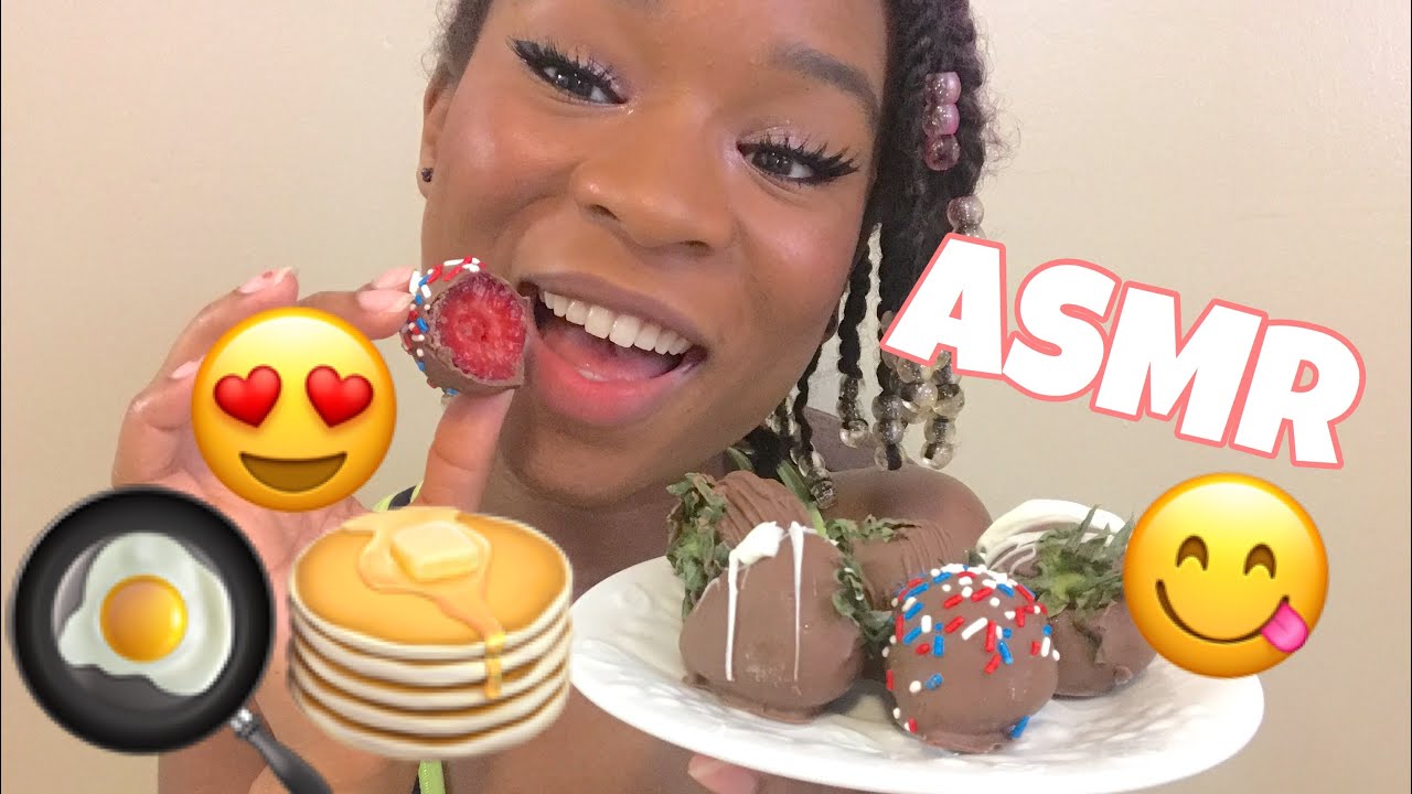 🍓 ASMR~ eating chocolate covered strawberries! (With breakfast too 😮)