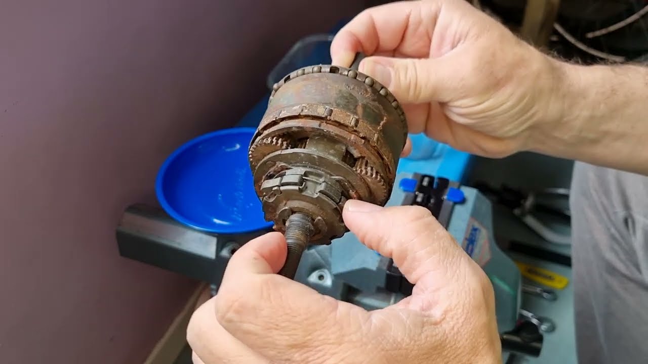 shimano Nexus SG-8R20 bloqué et rouillé partie 1 🇨🇵 shimano Nexus hubs stuck and rusty