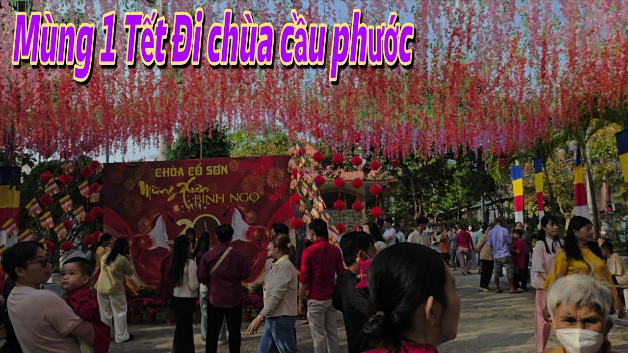 Mùng 1 Tết Đi Chùa cổ Sơn Rất Đông khách thập phương Đổ về giếng Chùa 