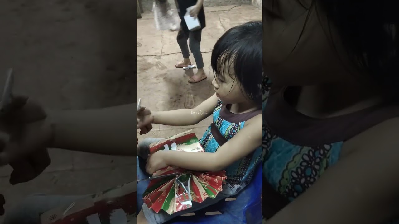Unboxing Christmas gift 2025