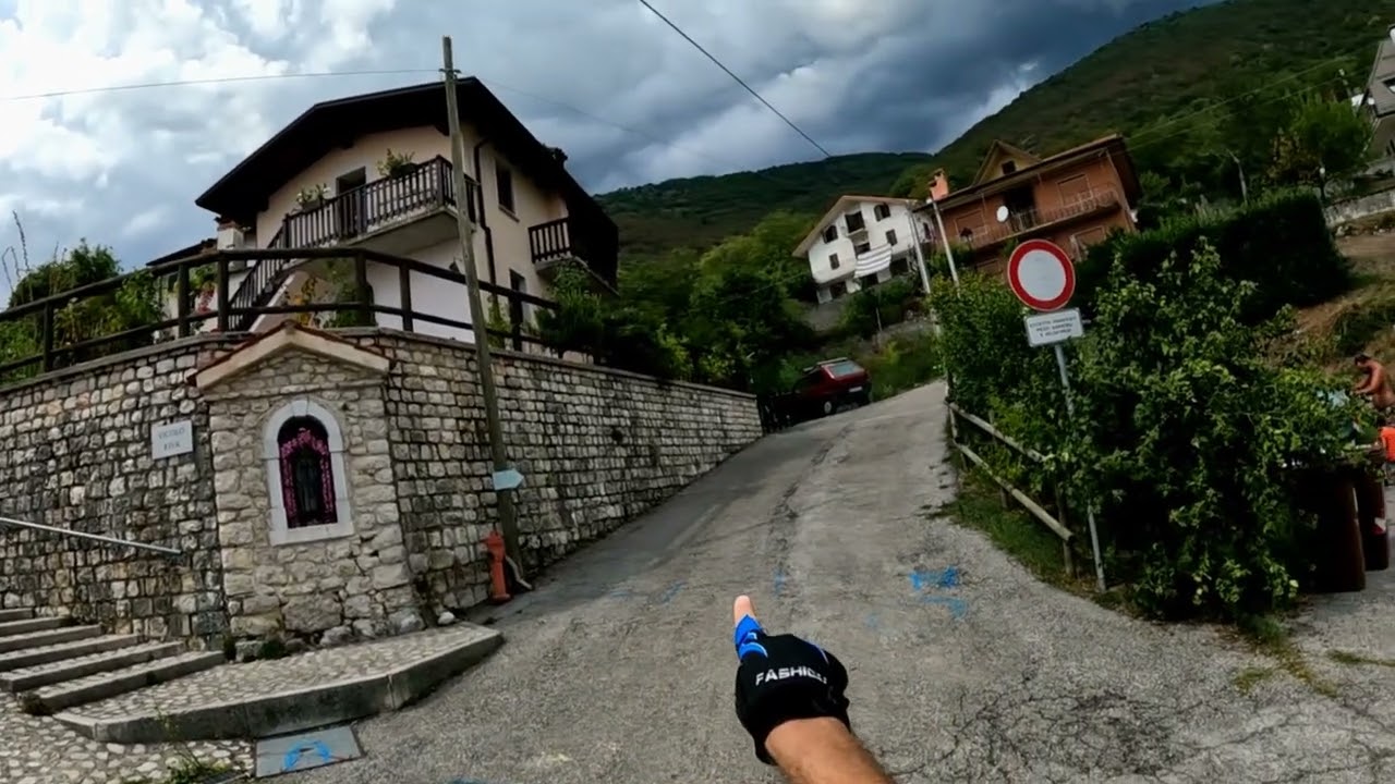 Val di Lama, albero secolare, chiesa Mezzomonte, Gorgazzo. Con Massimo e Silvia