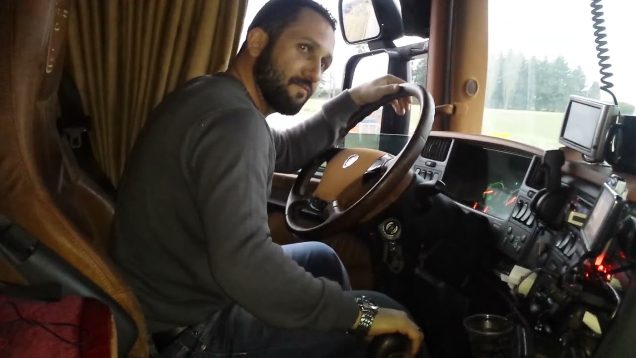 SCANIA R580 V8 SOUND EXHAUST IN FRANCE (CHECY)