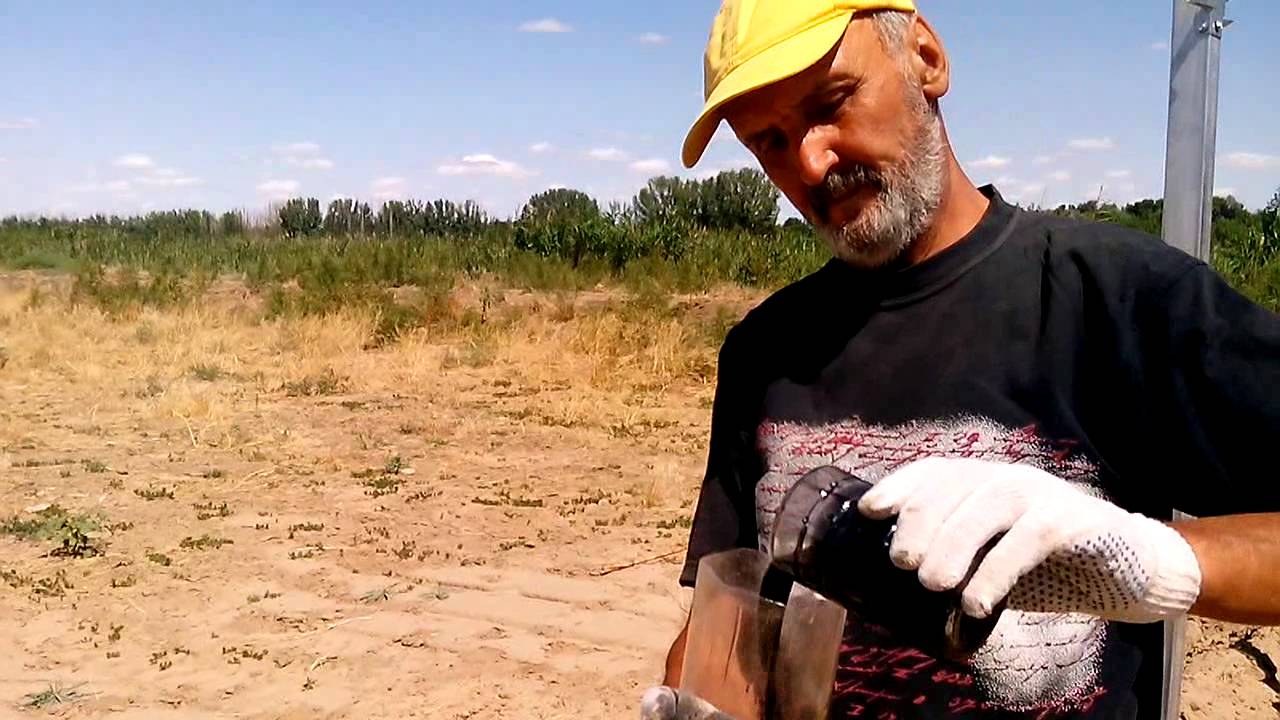 Монтирование столбиков забора GRAND LINE с применением HILST (заменителя бетона )