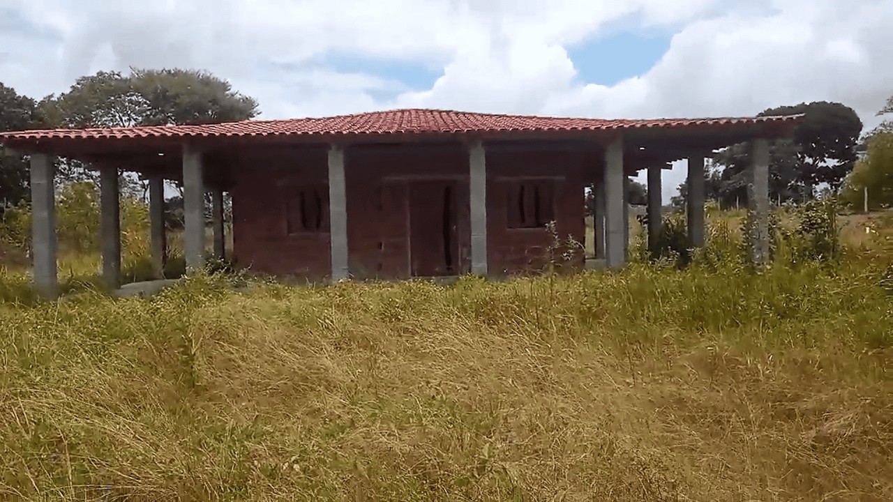 CASA GRANDE COM 4 QUARTOS E TERRENO GRANDE A VENDA NO ENGENHO UBÚ GOIANA PERNAMBUCO 81984190357