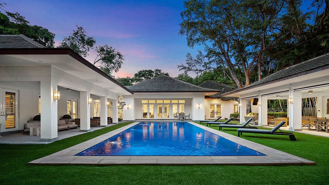 4100 Kiaora St. - 1.1 Acre Gated Estate in Coconut Grove | Miami