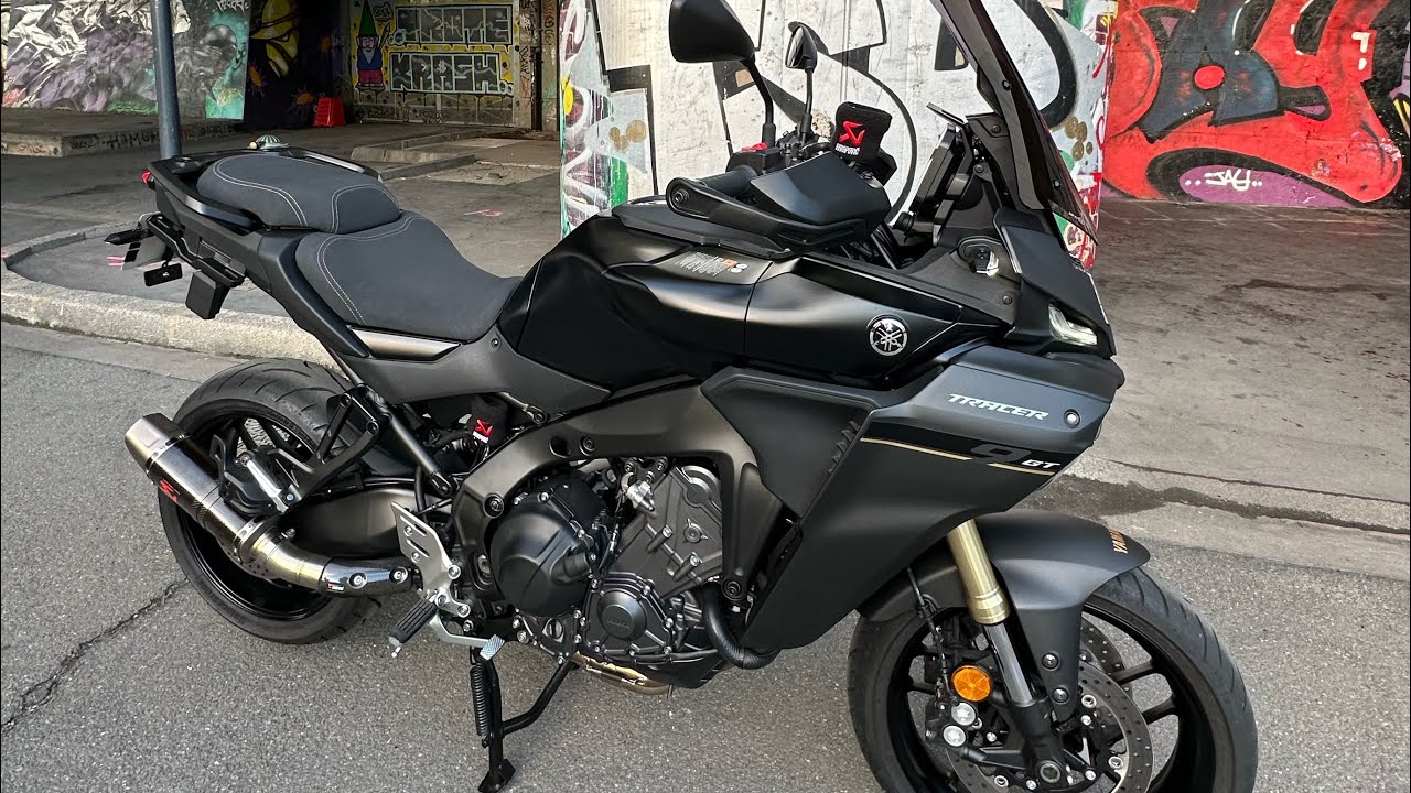 LE NOUVEAU TRACER 9GT TECH BLACK 2025 !! CP3 LIGNE AKRAPOVIC INDÉMODABLE !!