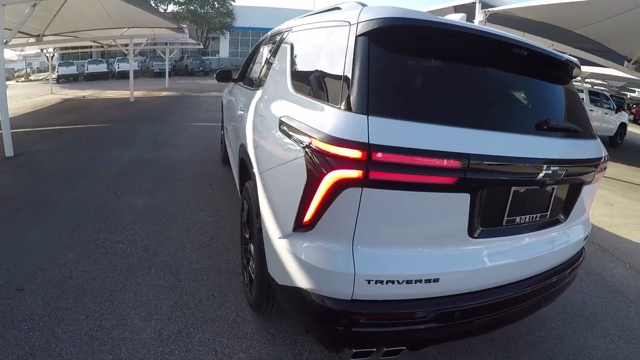 Запуск двигателя и полный обзор Chevrolet Traverse RS 2026 года.
