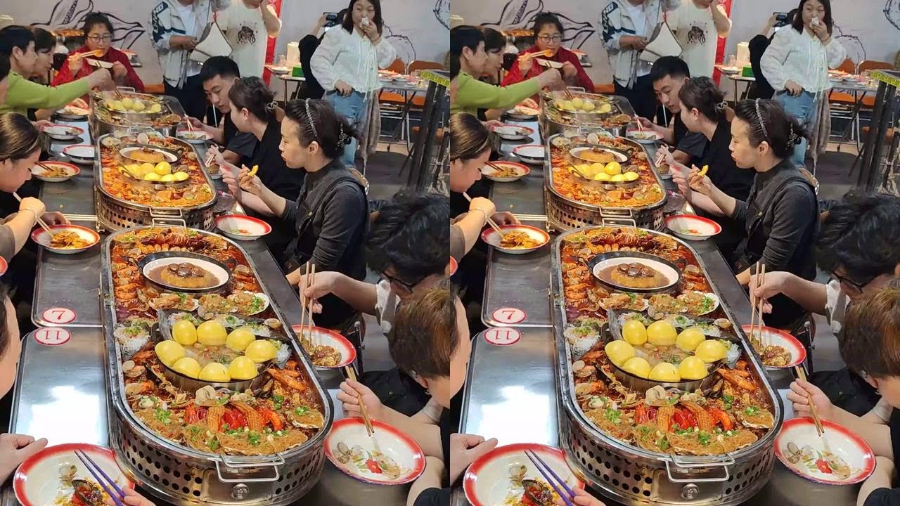 Employees eat together, have fun #Seafood Feast #Real Ingredients #Group Meals