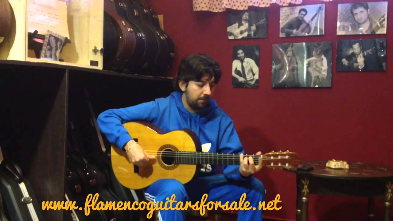 Antonio Rey plays his new guitar Lester Devoe 1995 from Solera Flamenca
