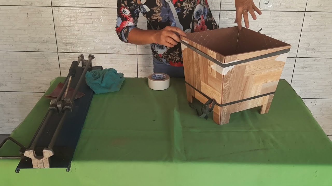 Vasos em Cerâmica - Pé Embutido - Corte e Montagem