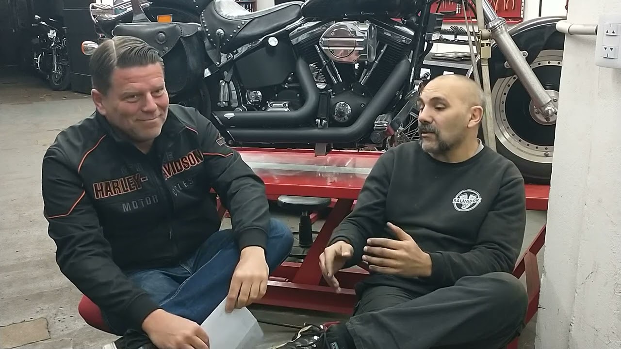 Charla de taller con Salvador (Qué y cómo se hace una calibración de un Harley en banco de pruebas).