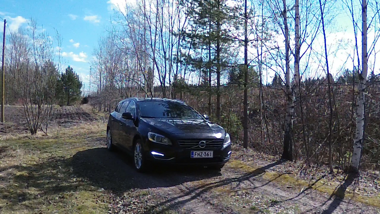 Volvo V60 D6 PHEV (Power mode) acceleration test on gravel