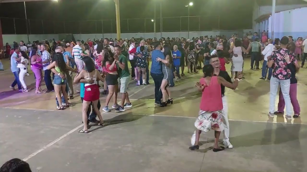 Vamos dança Forro #passossertanejos #Mamonas #roça #vidanaroça #minasgerais #vidareal  #mulherbonita