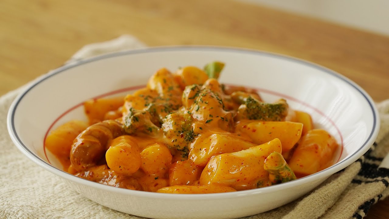 Spicy Cream Tteokbokki : MaeCatteok : Honeykki 꿀키