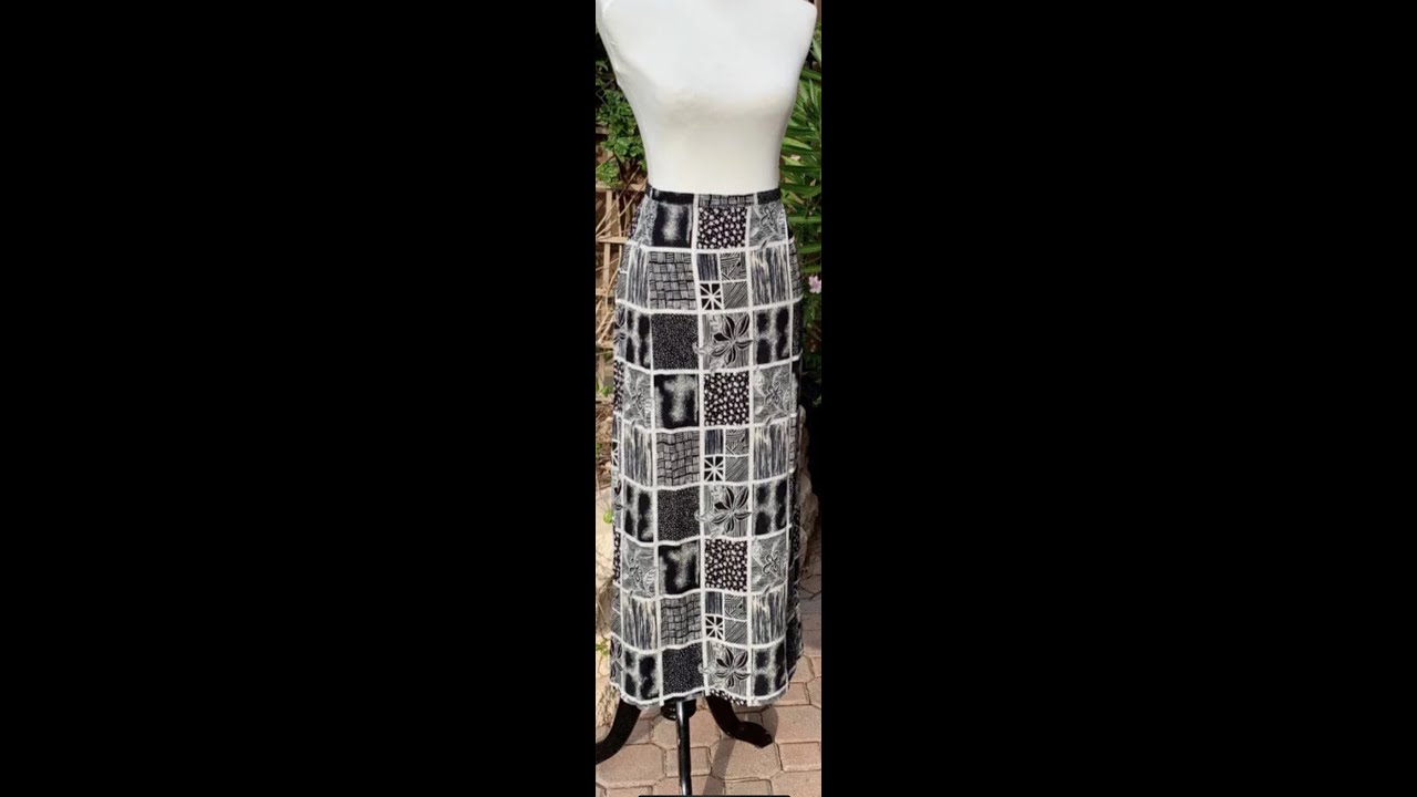 California Krush Skirt Black & White Available: 