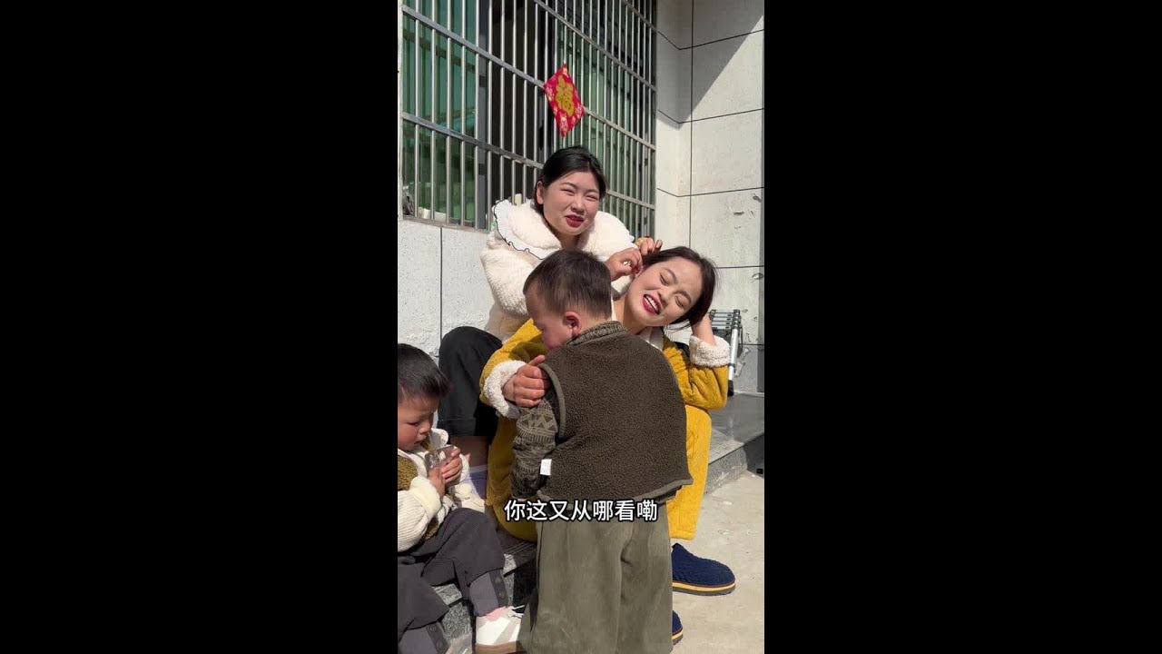 在我们这里正月不能剪头发，今天二月二龙抬头，带着小孩上街剪剪头。二月二你们那里都是吃什么？#记录真实生活 #我的乡村生活 #二月二龙抬头习俗剪头发 #二月二龙抬头
