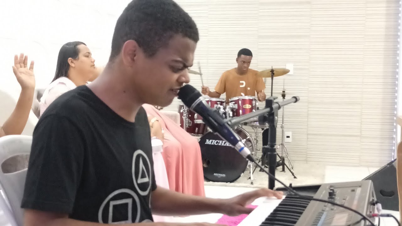LUAN SILVA ministrando louvor | @Luamsilvablind @novoser4861