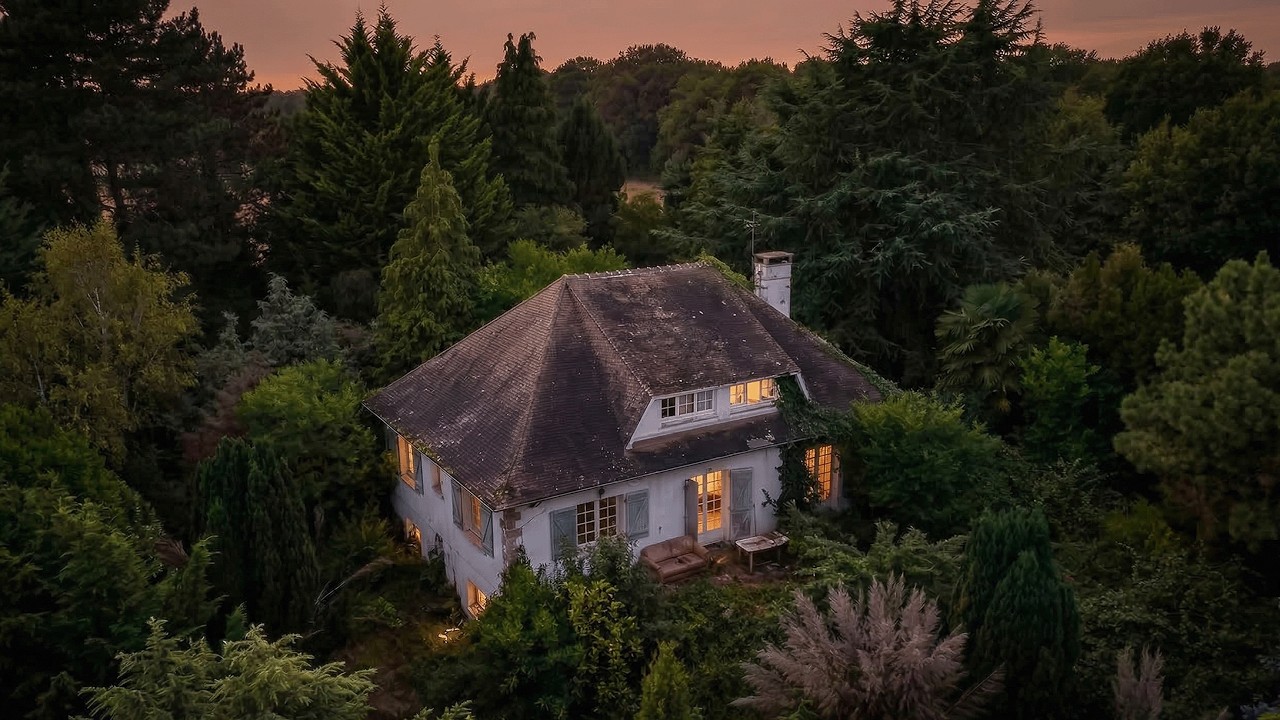 WHY Is This ABANDONED? Tiny Home Full of Treasures & Working Power!