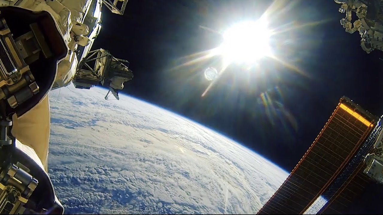(Italian) Destination low Earth-orbit