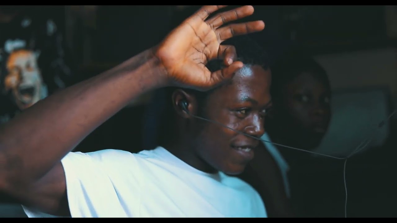 LAPTOP BY BiG 7even MUSIC VIDEO