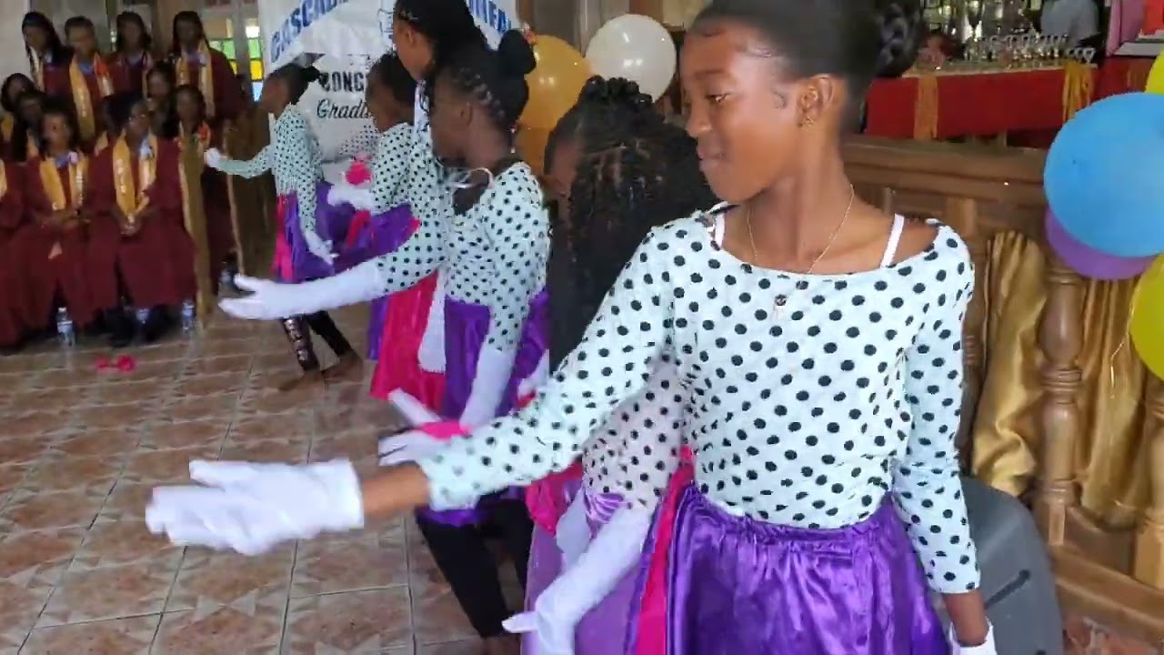 CASCADE PRIMARY SCHOOL SHORT CLIPS OF THEIR GRADUATION TODAY.