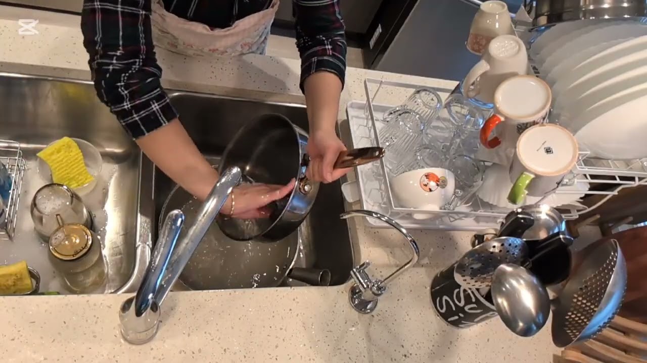 Day 1: Let's wash the dishes!