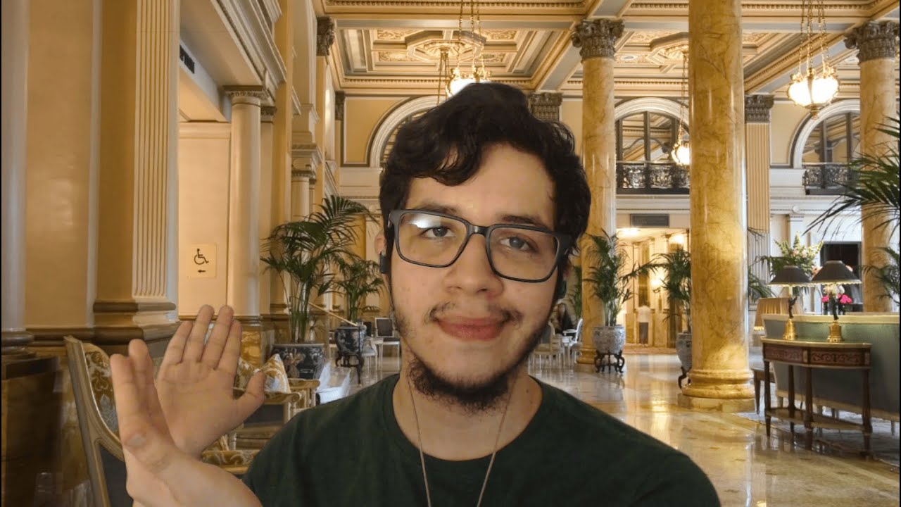ASMR ROLEPLAY - CHECK IN NO HOTEL MAS O RECEPCIONISTA É NOVATO! (*e muito nervoso*)