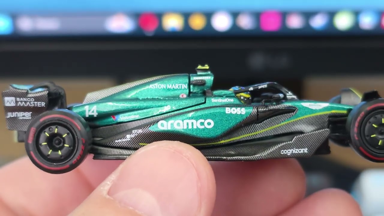 Mini GT 