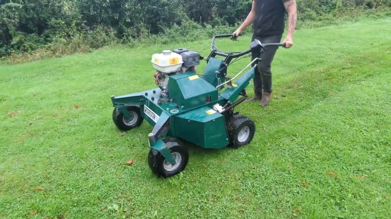 GROUNDSMAN 460SDR AERATOR WORKING VIDEO