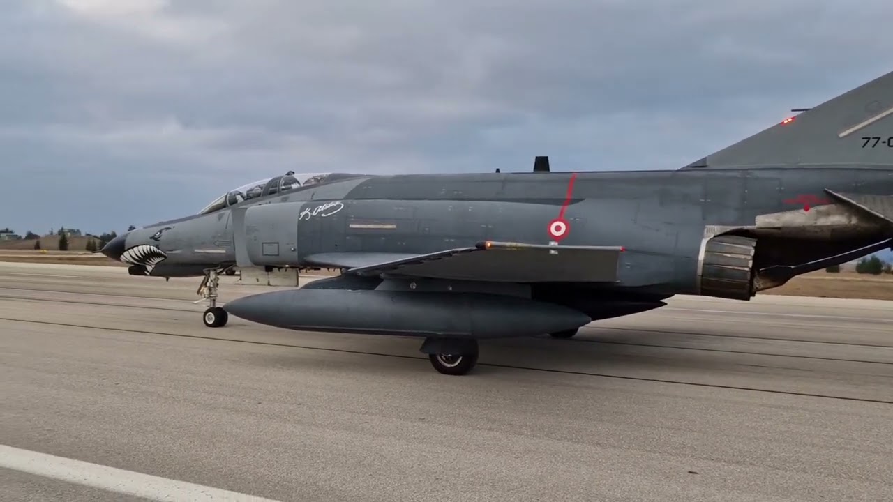 TÜRK HAVA KUVVETLERİ F-4E PHANTOM II - 50. YIL KUTLAMASI - RULELER VE FİL YÜRÜYÜŞÜ 🦅🇹🇷🦅 (17.11.2024)