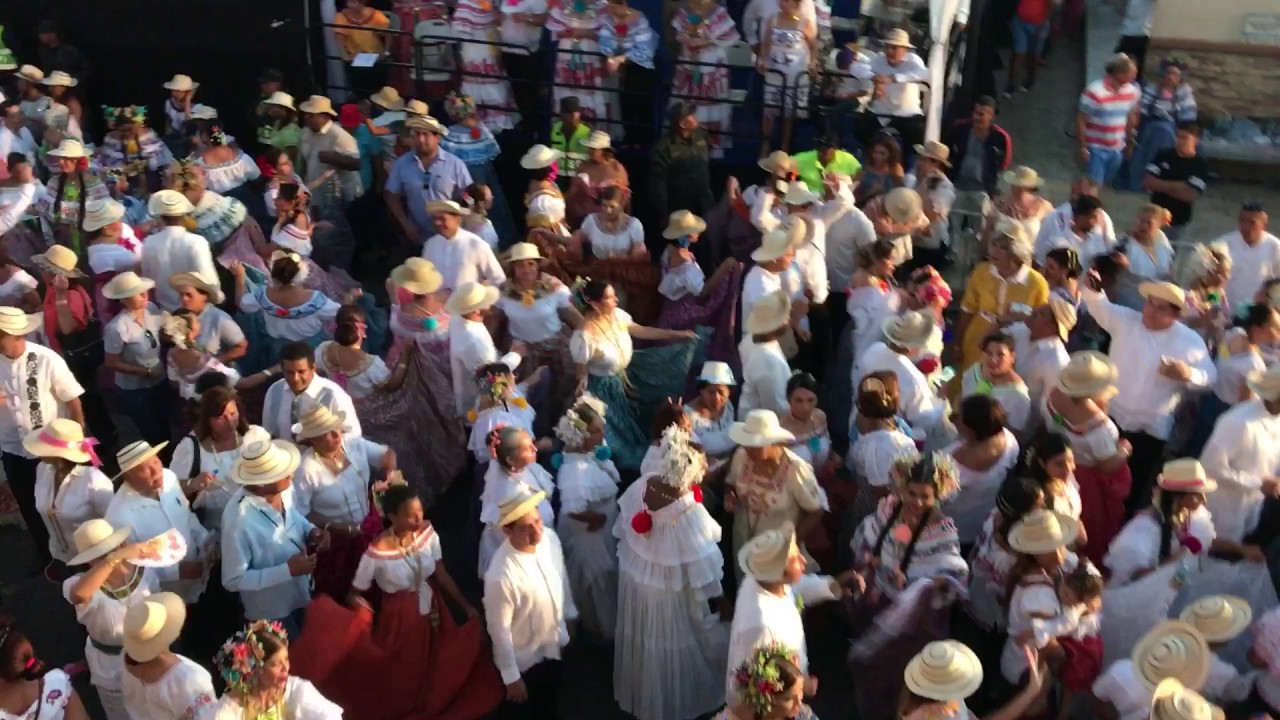 Delegación de Guarare. Desfile de Las Mil Polleras 2017.