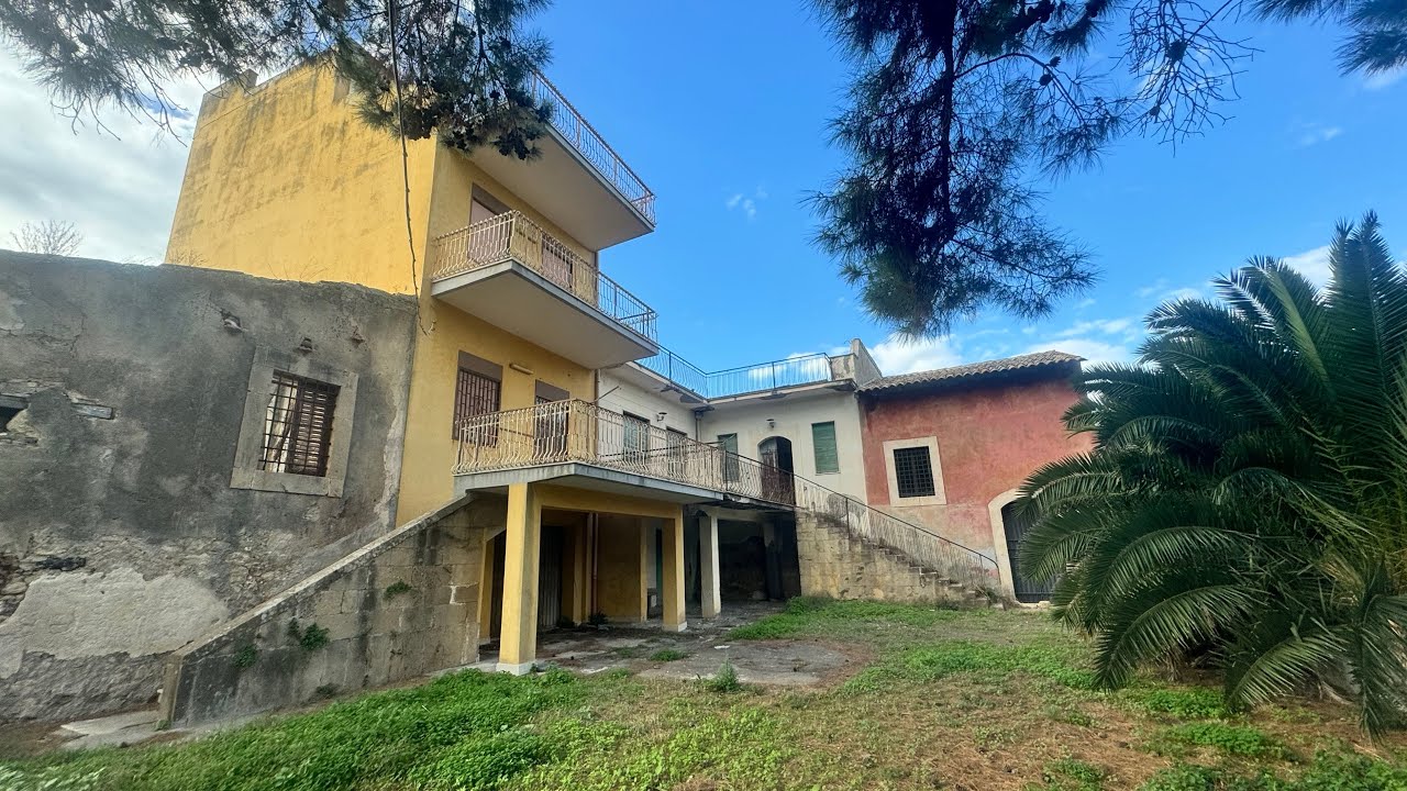 CASA NUOVISSIMA ARREDATA ABBANDONATA 