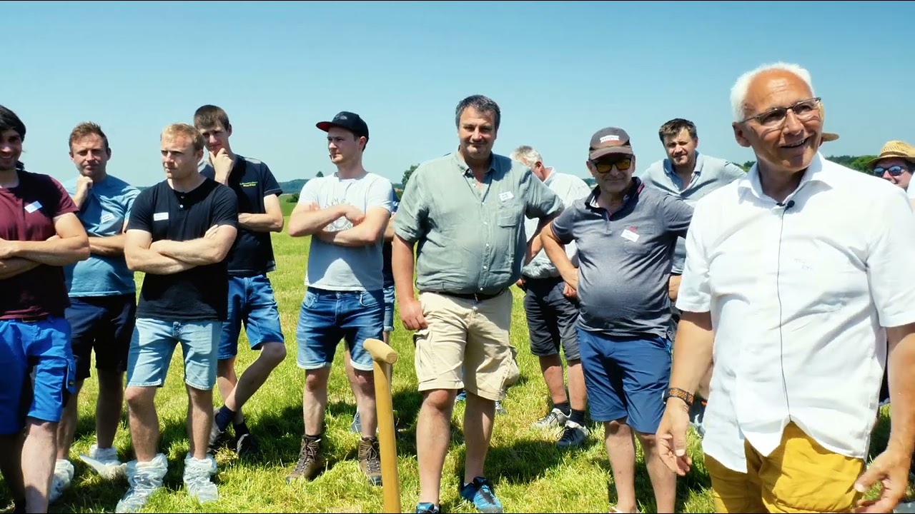 Grünland Nachsaat mit Grünlandstriegel besser als Grassaat nachsäen mit Sämaschine! Hans Koch