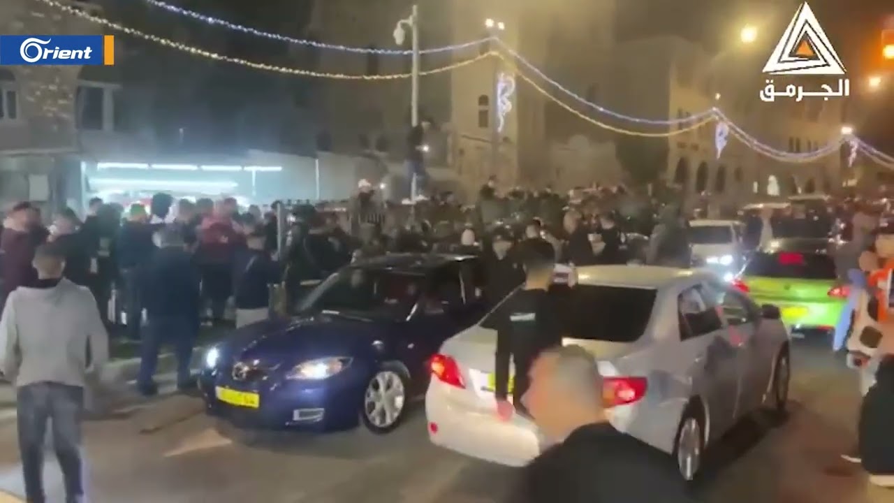 قوات إسرائيلية تقمع الأهالي بمنطقة باب العمود بالقدس و مواجهات بين شبان فلسطينيين والأمن الإسرائيلي