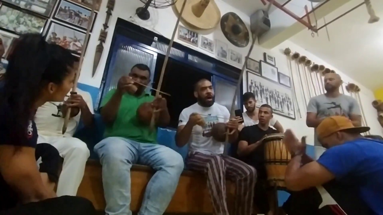 Xangô é Rei, São João Menino é da Fogueira cm mesquita cantando