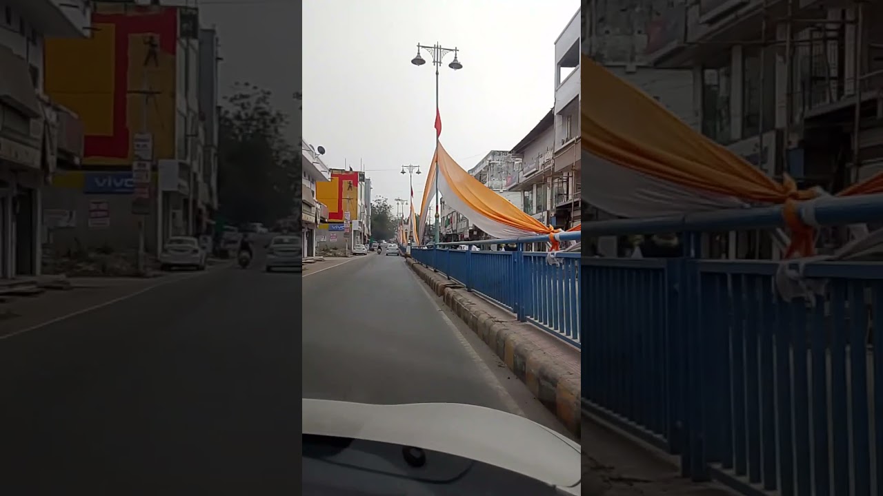 dupatta Sarak Raha Hai