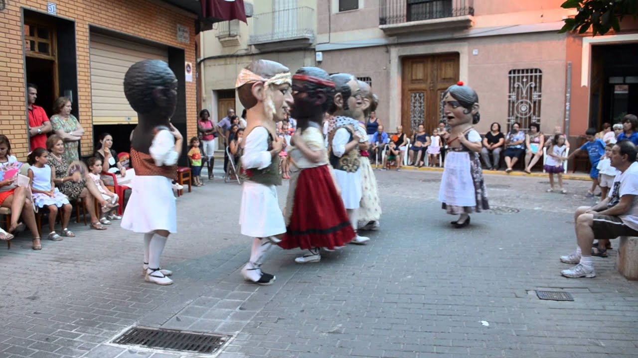 Ball dels cabuts a la provessó del Santíssim Crist de Silla.