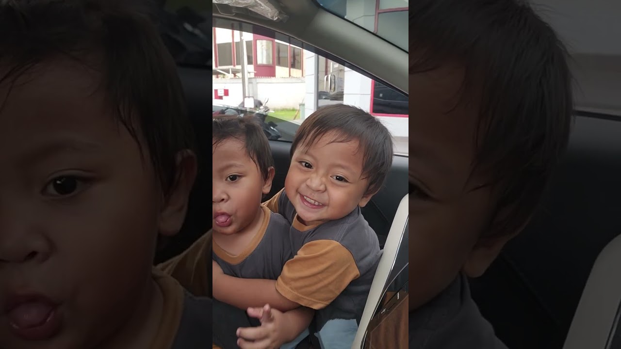 Lucu si Kembar lagi Mode akur pelukan#kembar #twins #twinsboys #fyp @TwinBoys889 