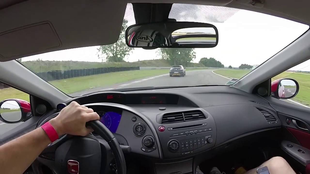 Honda Civic FN2 Type R VS Renault Megane RS sur Circuit