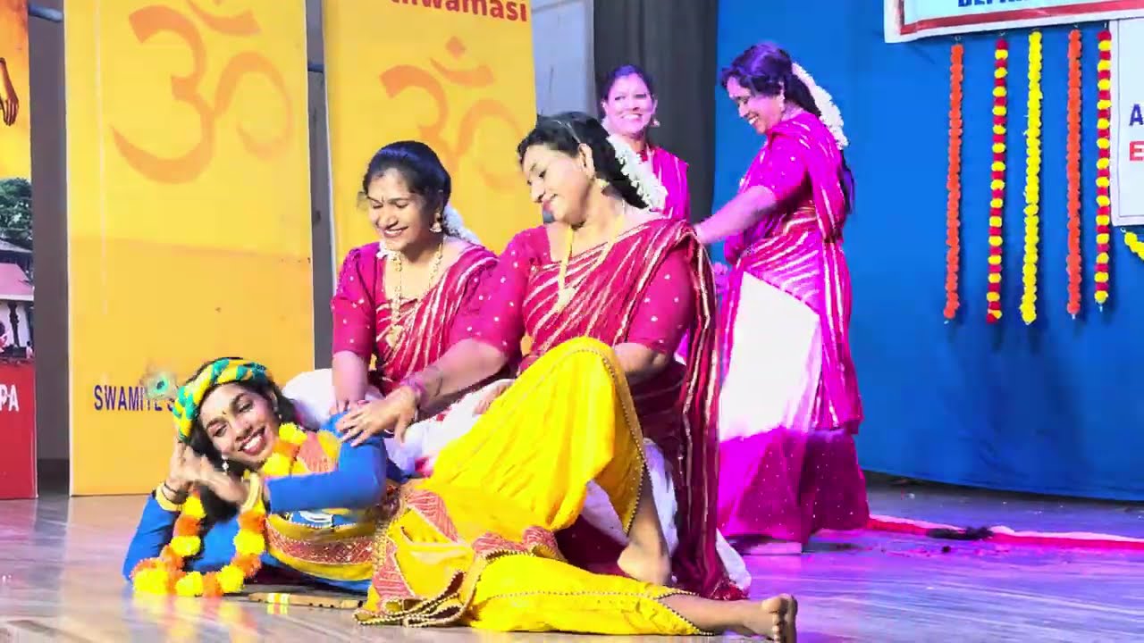 കൃഷ്ണനും ഗോപികമാരും കൂടി സ്റ്റേജ് തകർത്തു 👌😍 || രാരാ വേണു ഗോപബാല ഡാൻസ് || group dance ||ഗോവ 