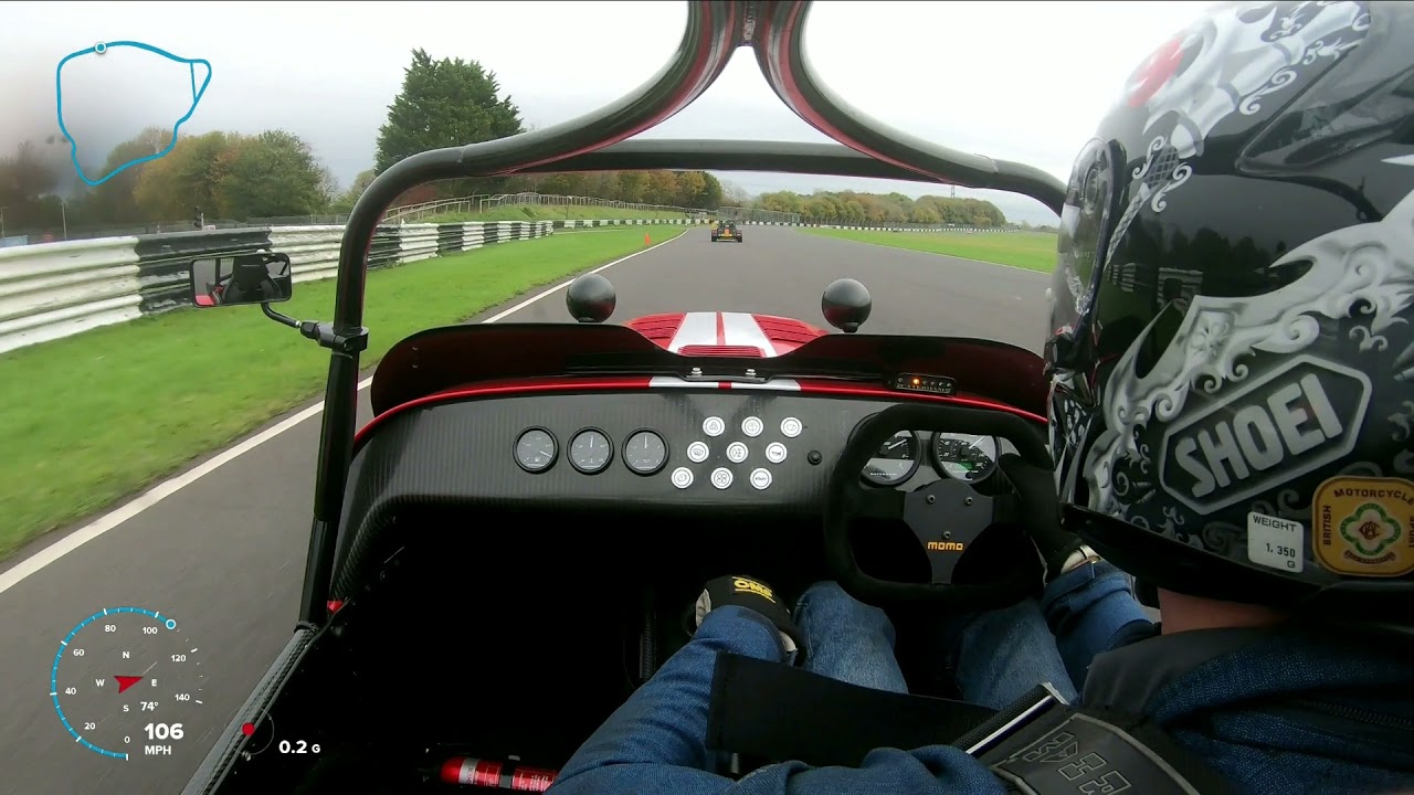 Caterham R400 v 420R at Castle Combe