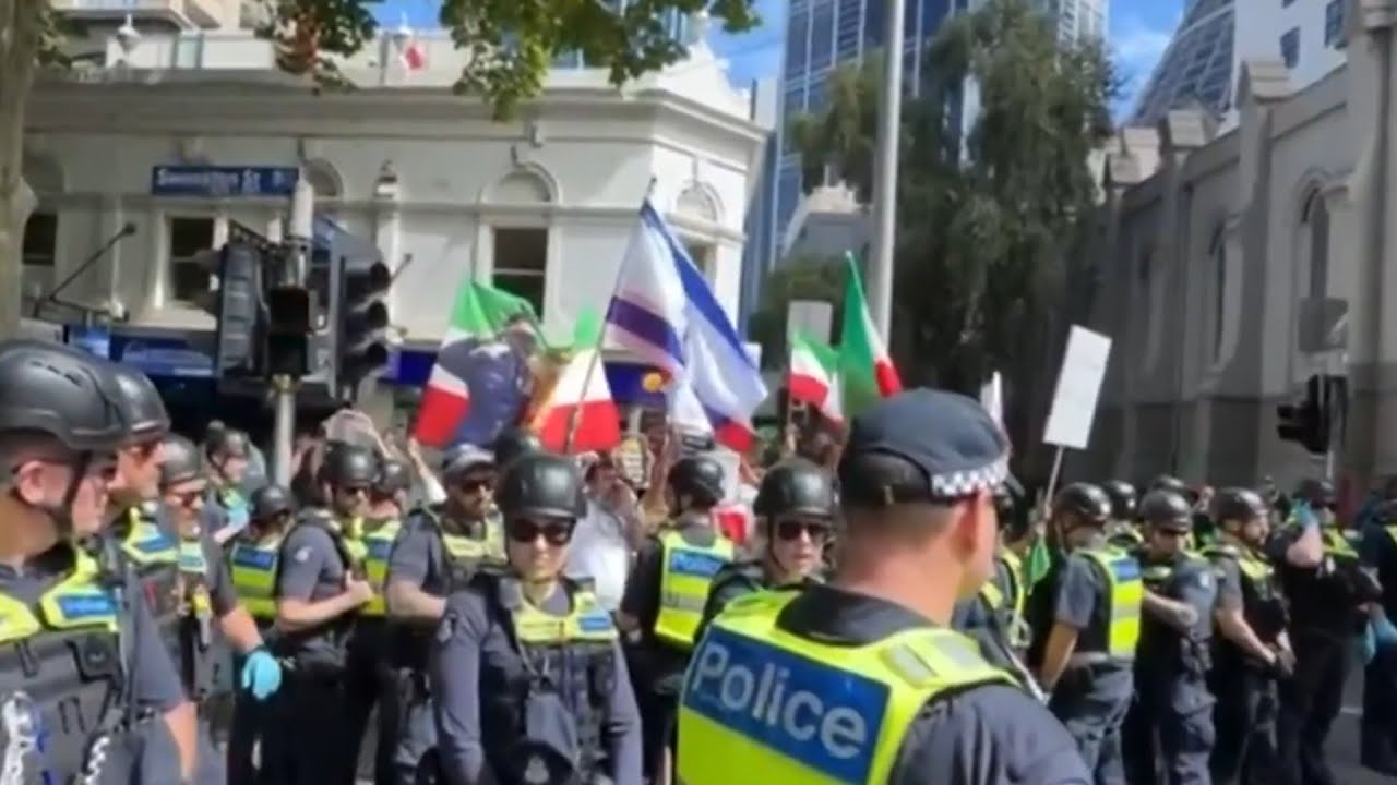 ‘Why are they here?’: Pro-Iranian regime protests break out in Melbourne