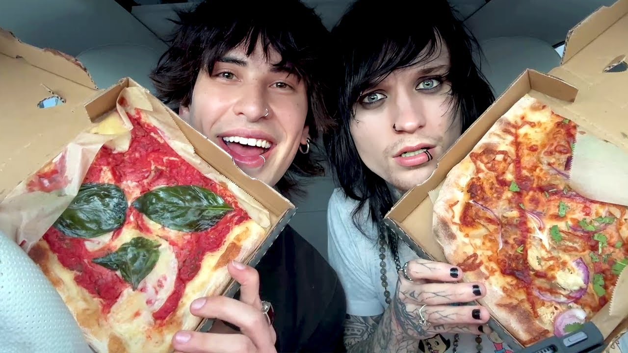 Trying EXPENSIVE Pizza from Erewhon w/Johnnie! (Full Stream)