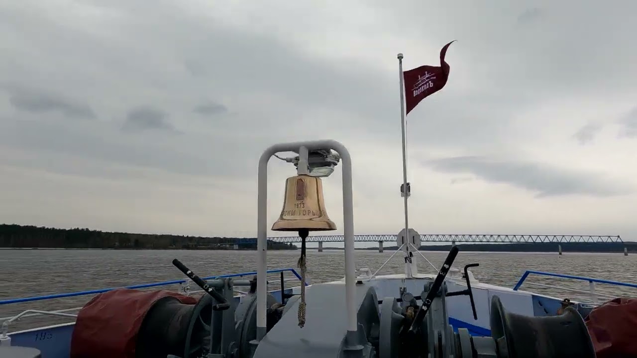 Проходим Высокогорский мост, Красноярский край, река Енисей май 2024г.